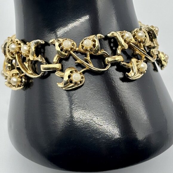 Vintage Bracelet Gold Tone Figural Vines and Leaves Faux Pearls Centers Unsigned - Picture 2 of 13